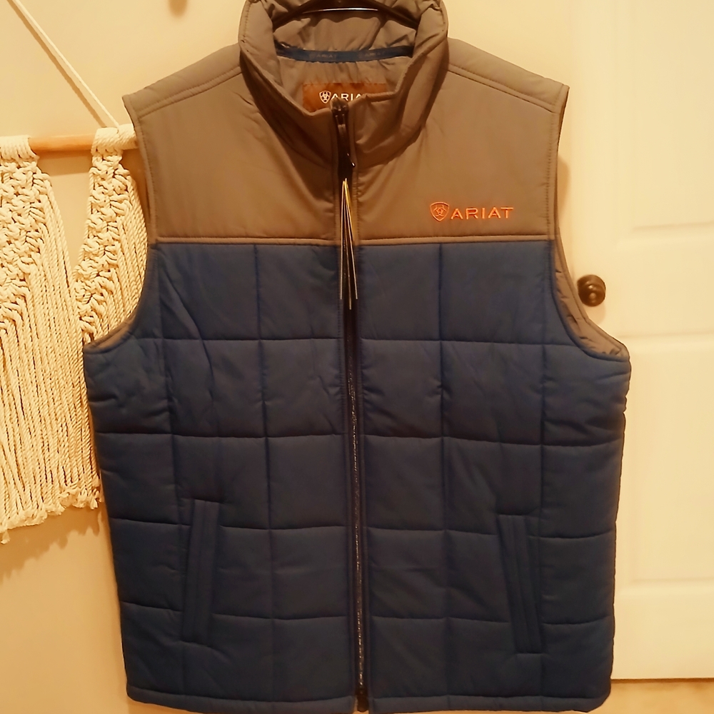 Ariat Men's Two-Tone Quilted Vest